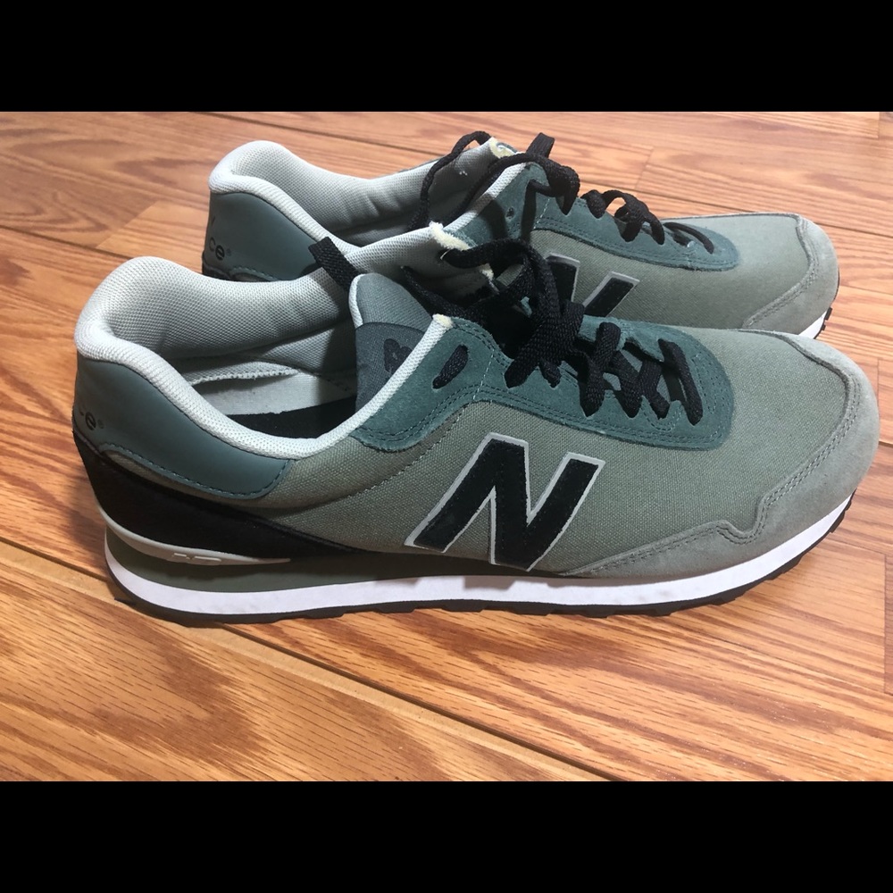 NEW BALANCE SNEAKERS. Wore them once and cleaned them